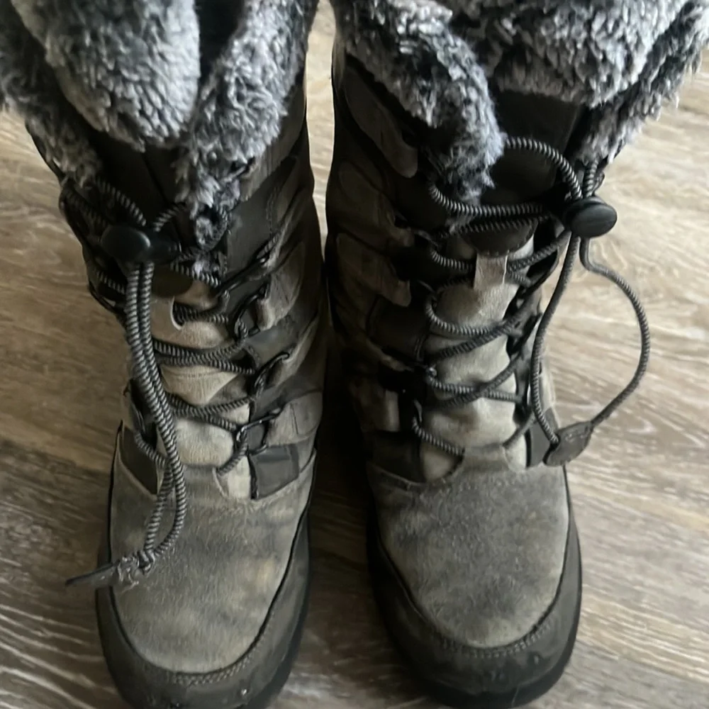 All in Motion girls snow boot winter waterproof lined size 2